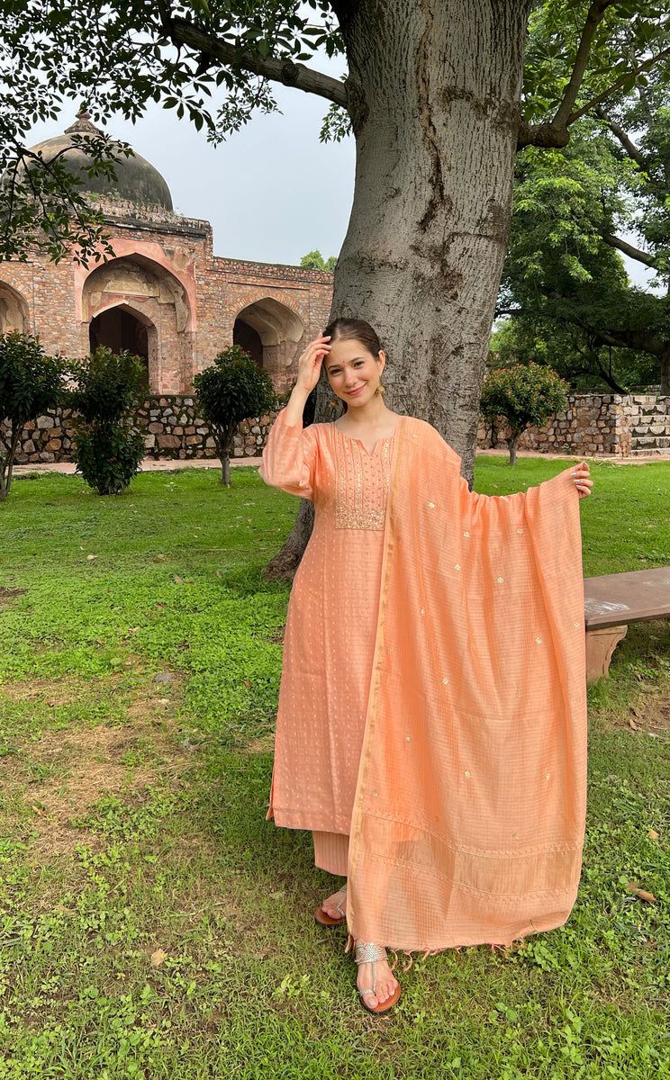 Peach colour punjabi suit online design